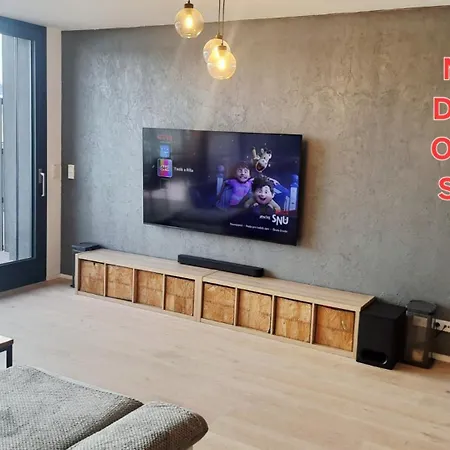 Near O2 Arena Apartamento